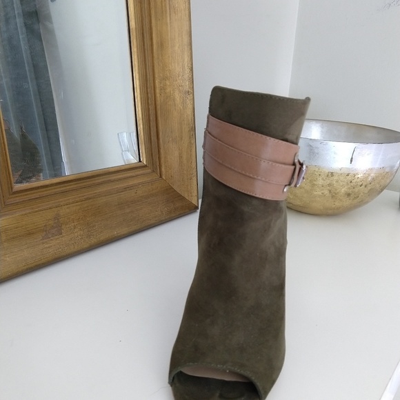 Just Fab booties open toe Olive color - Picture 2 of 7